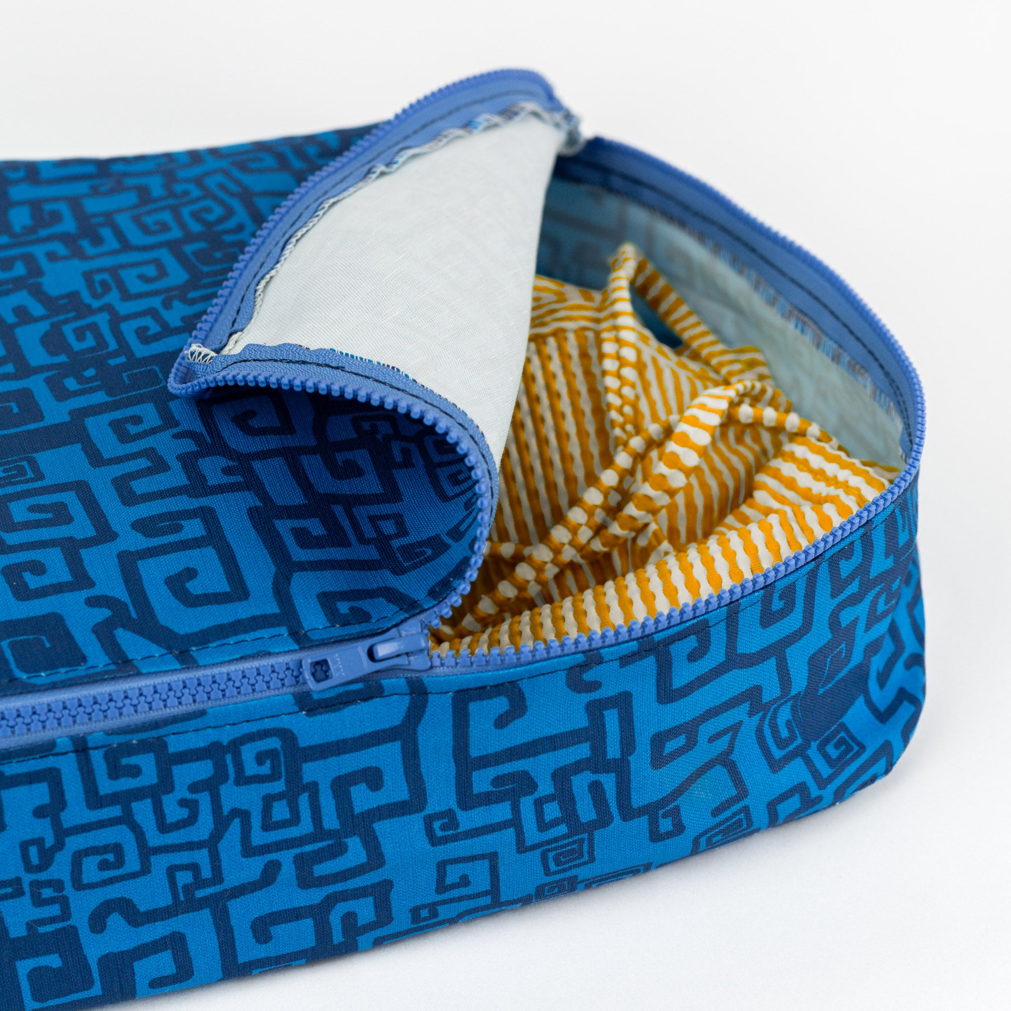Grecian Grid Packing Cube in Midnight