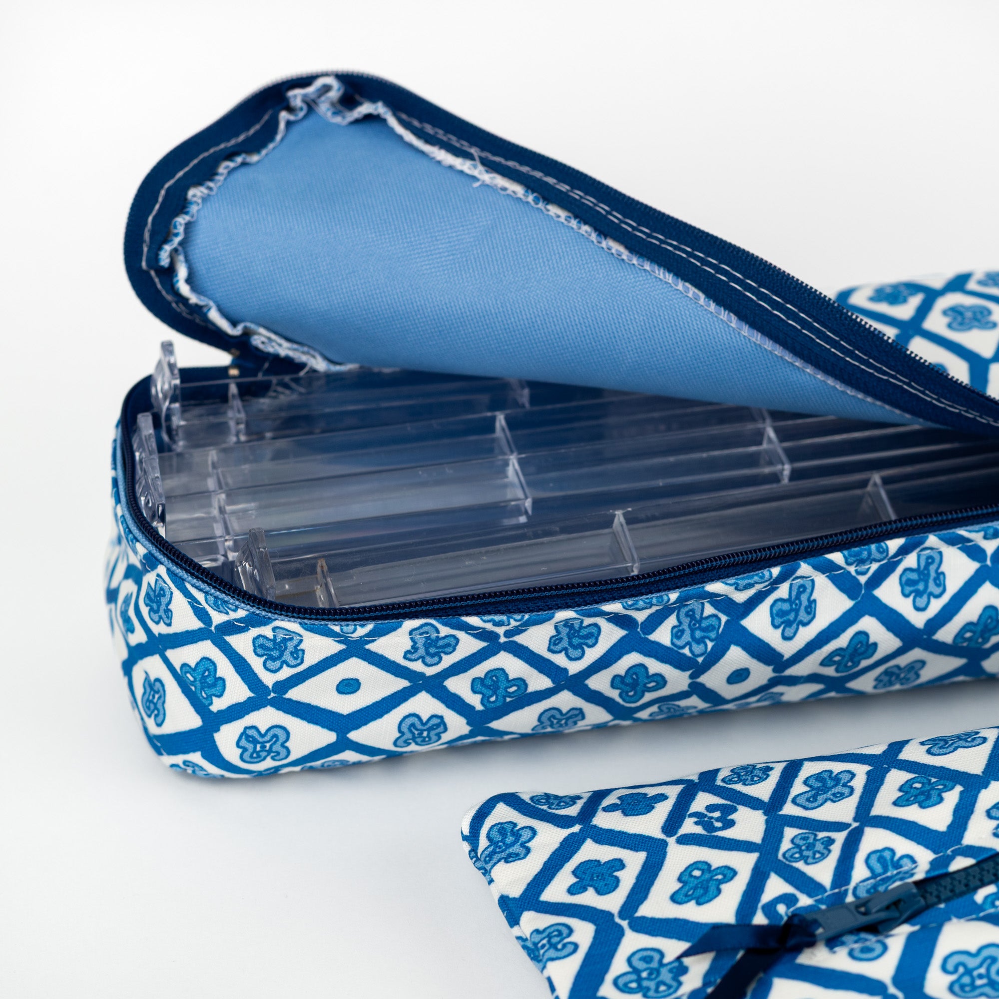 Picasso Trellis Mahjong Rack Bag in Cobalt
