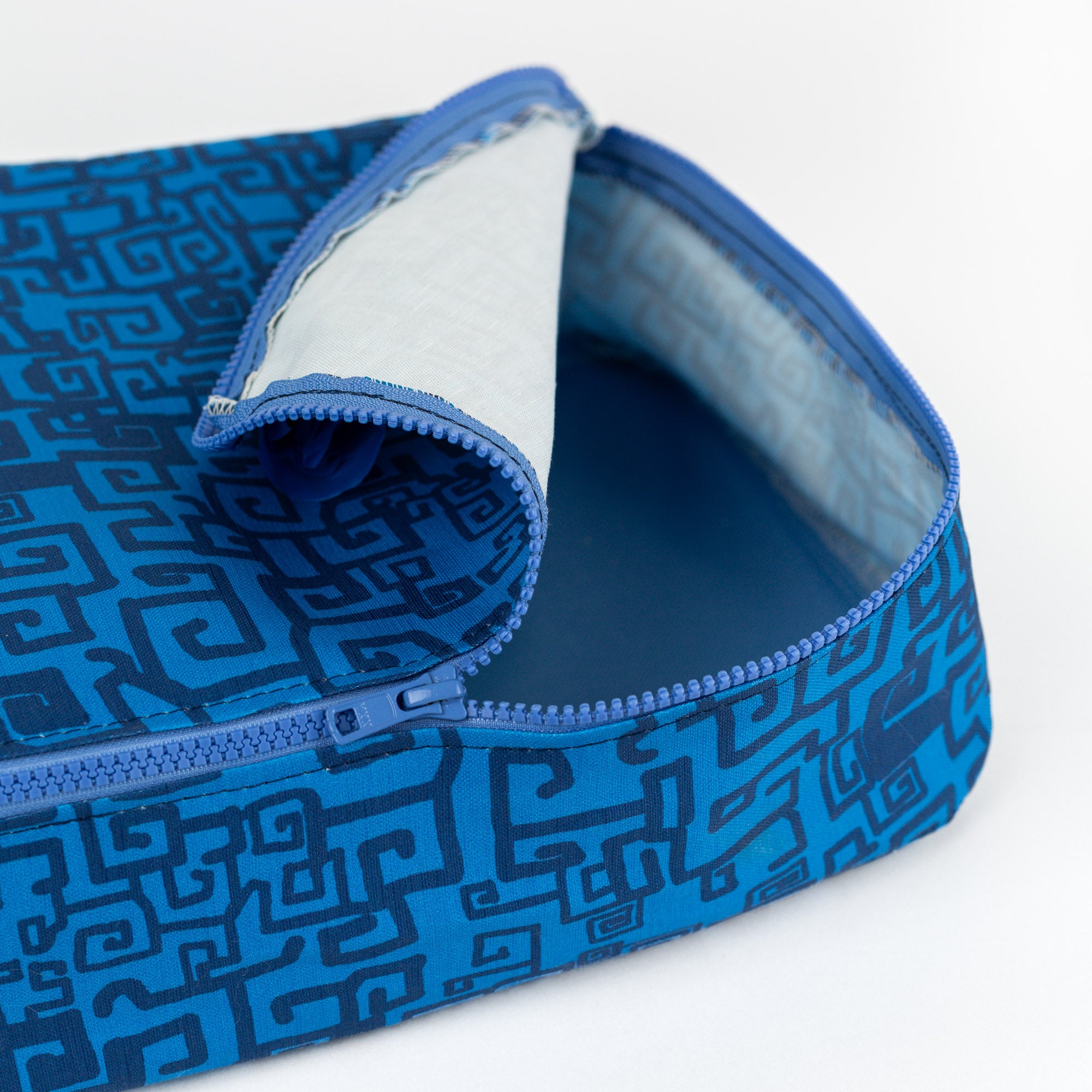 Grecian Grid Packing Cube in Midnight