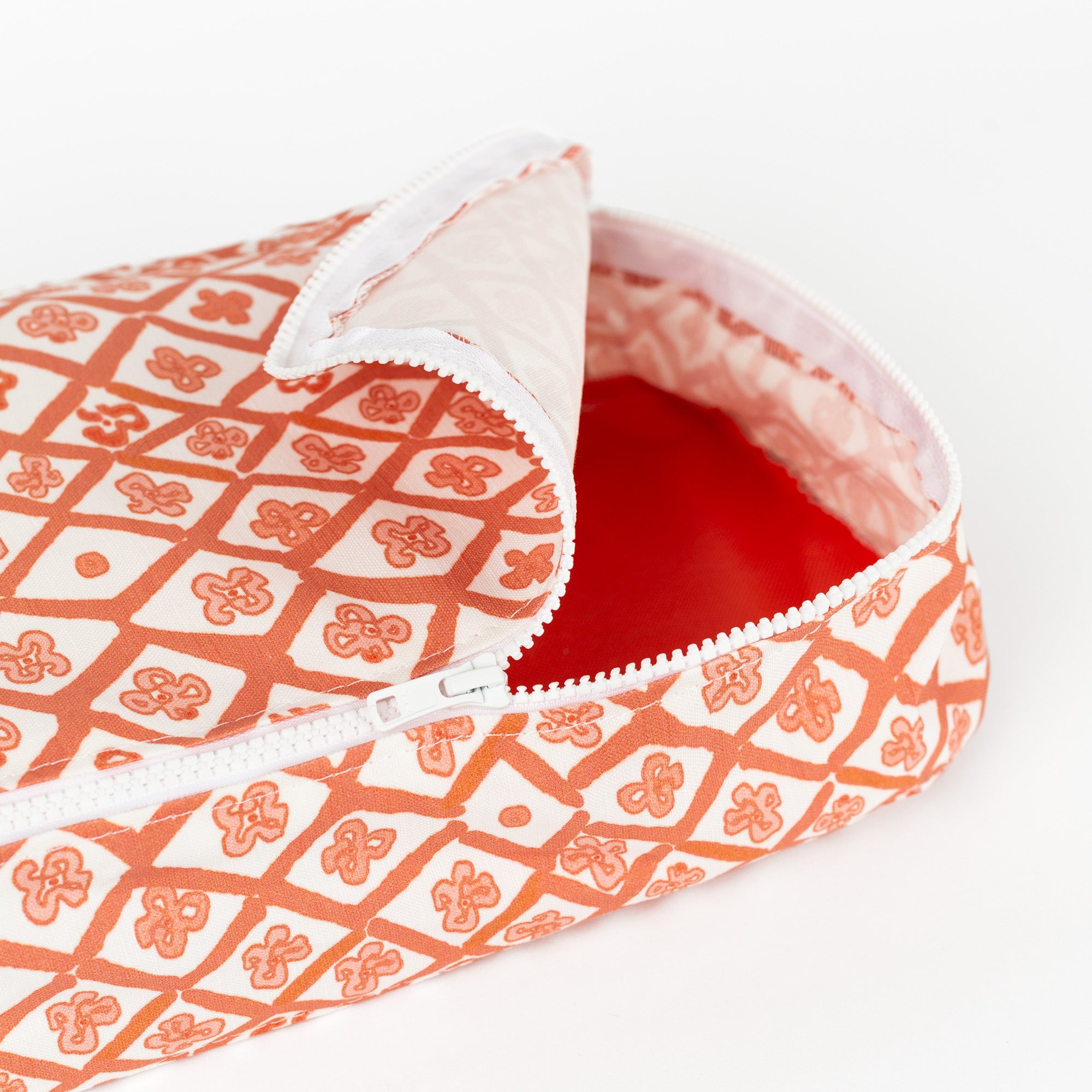Picasso Trellis Packing Cube in Coral